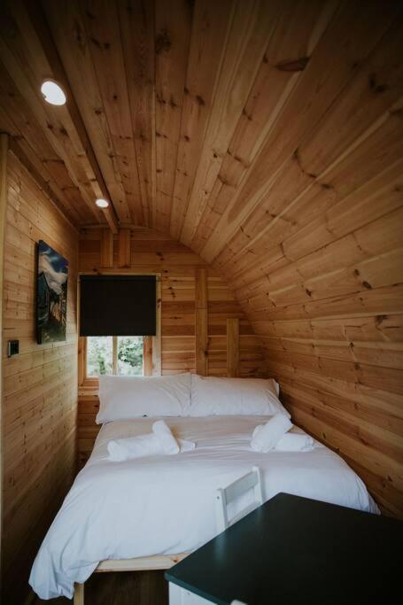 Ash Winter Retreat- Hot Tub & Log Bruner Barmouth Bagian luar foto