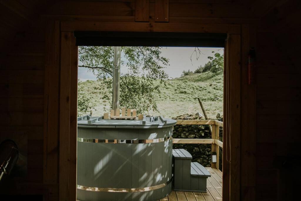 Ash Winter Retreat- Hot Tub & Log Bruner Barmouth Bagian luar foto